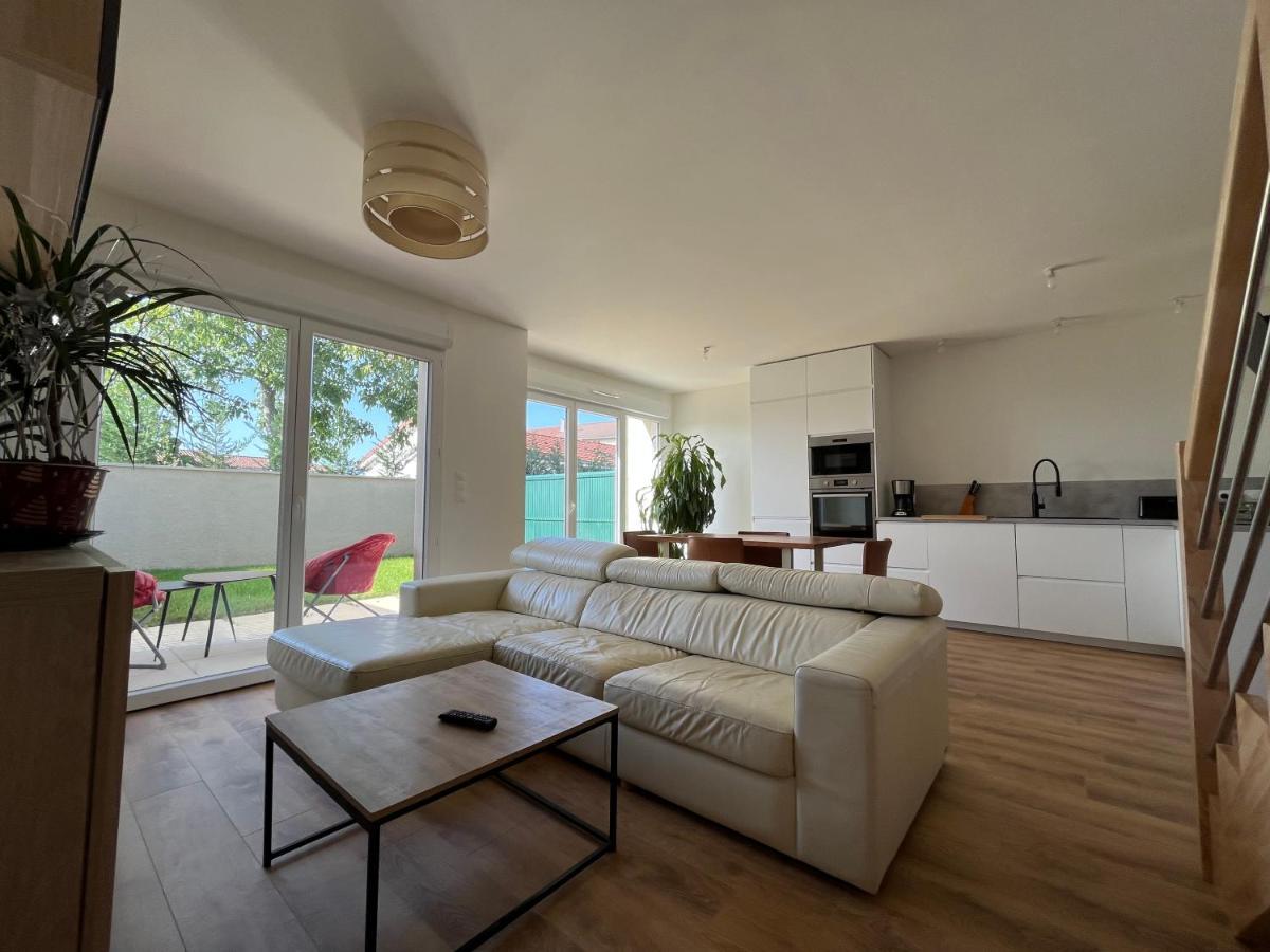 Maison T4 Cosy + Jardin Leyment Buitenkant foto